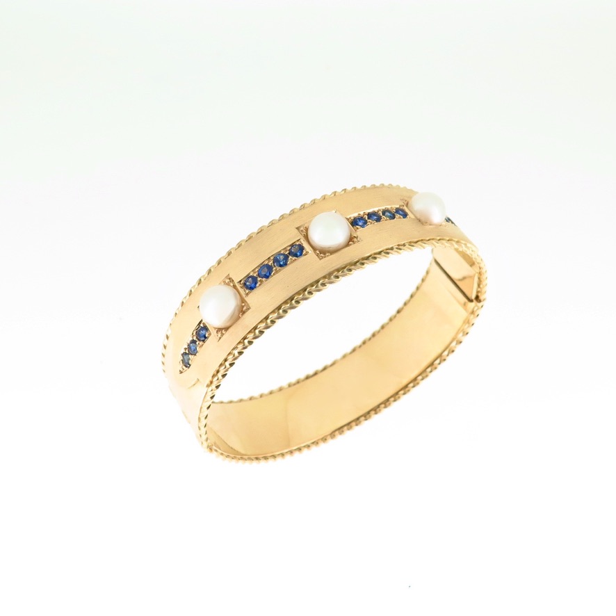 18ct yellow gold Ceylon Sapphire and Akoya Pearl Bangle 