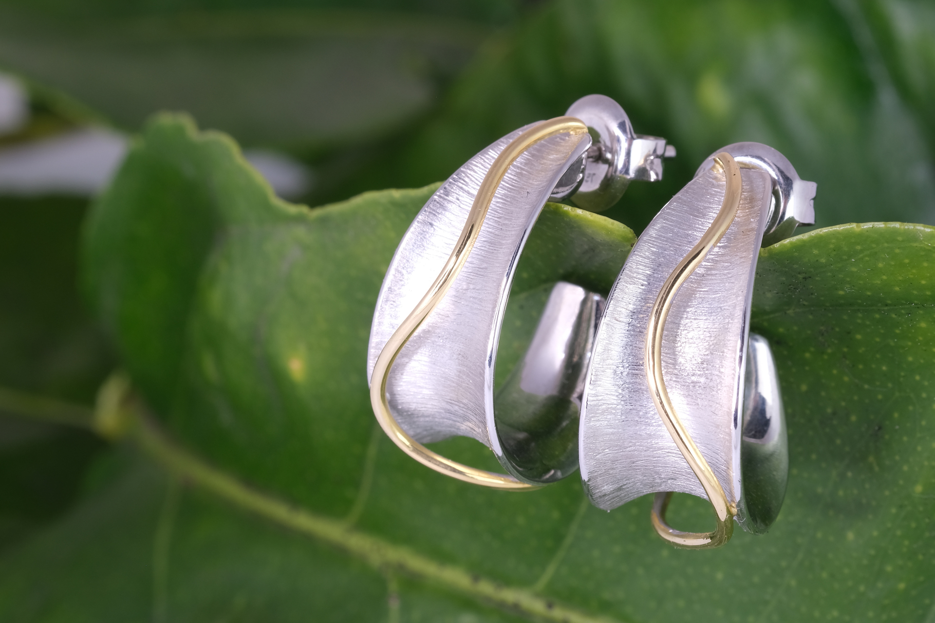 Convex White Gold and Yellow Gold Hoop Earrings
